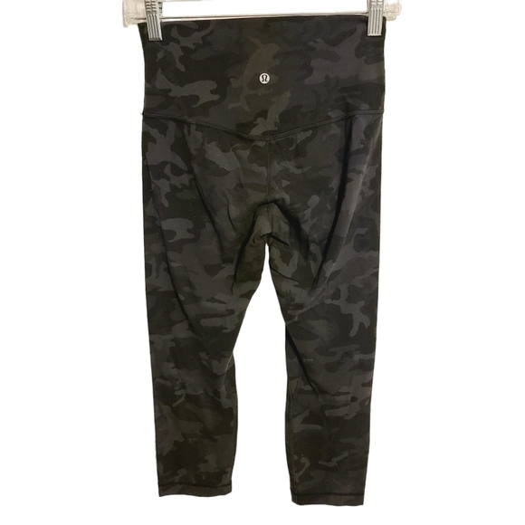 Lululemon | Women's Wunder Under High-Rise 25" Camo Tight Leggings (Size 6) - Picture 12 of 13